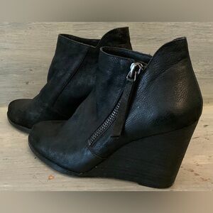 Jessica Simpson Black Suede Wedge Booties Size‎ 5 Good Condition